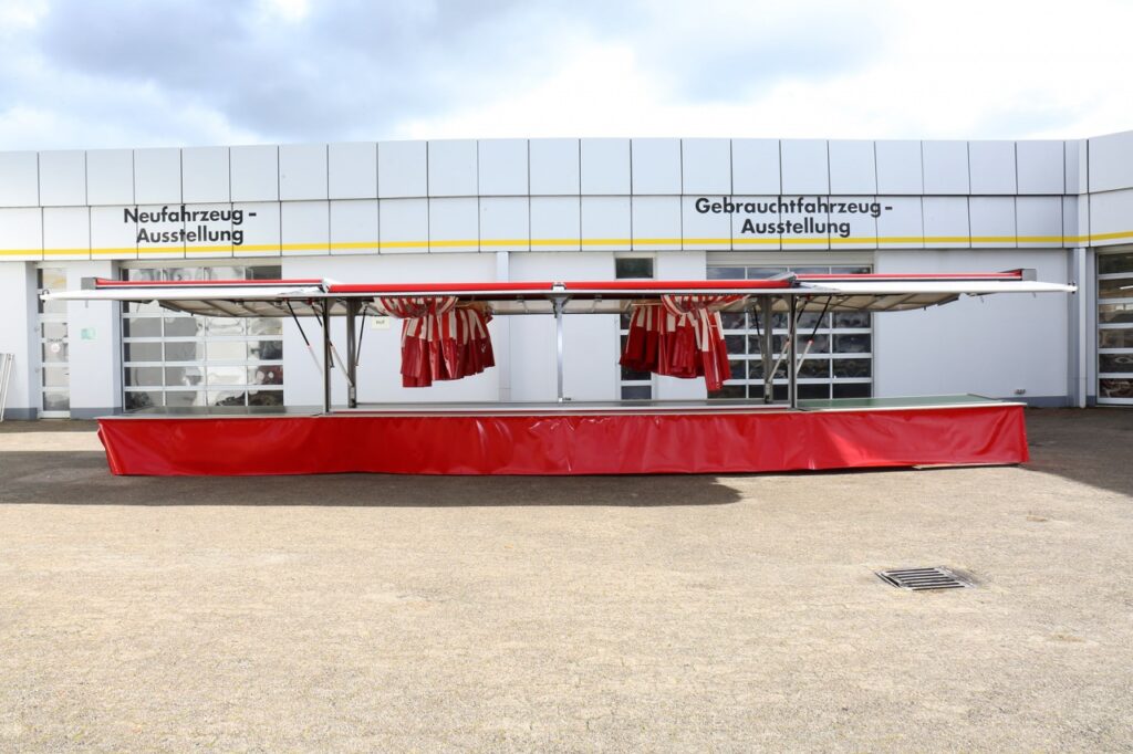 Obst & Gemüse Verkaufsanhänger-Von 6,00 m auf 12,00 m ausziehbar, inkl. LED-Aufbaustrahler und Windschutzvorhang mit Fenstern