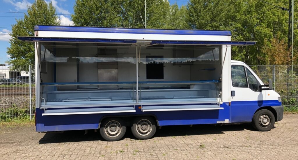 Das Fahrzeug hat keinen TÜV (ohne gültige Hauptuntersuchung), daher erfolgt der Verkauf zum Sonderpreis nur im Ist-Zustand.-Instandsetzungsarbeiten nur gegen Aufpreis.