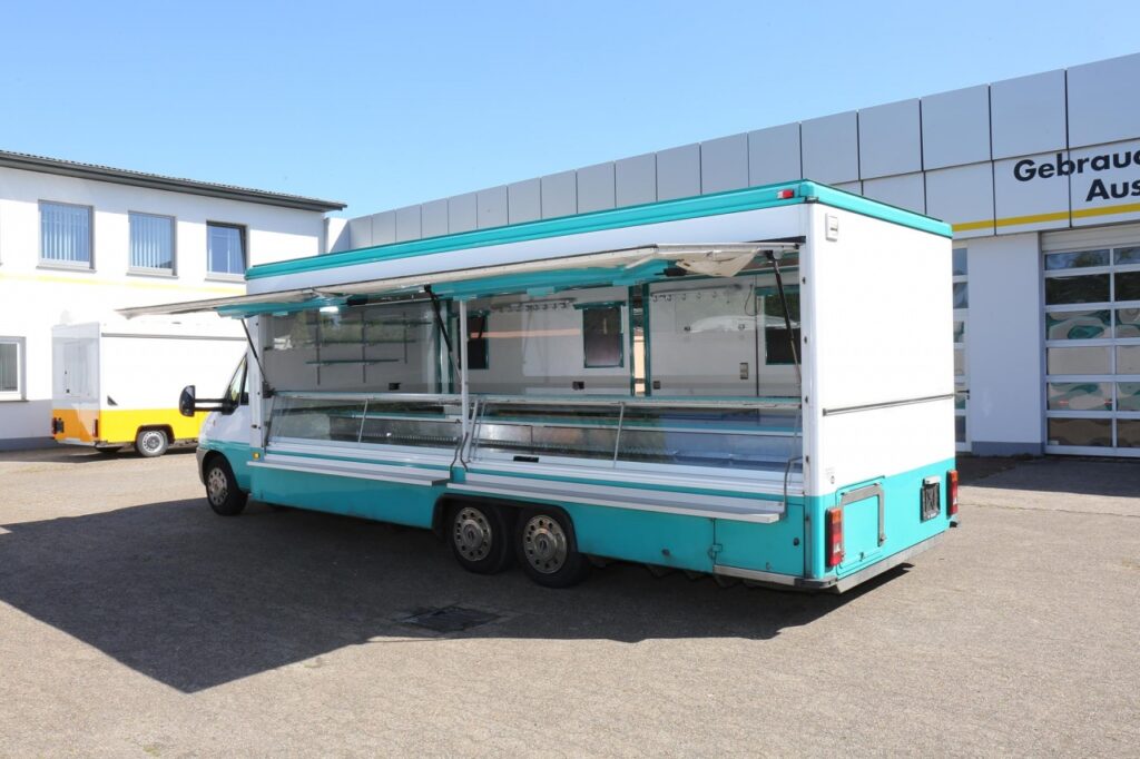 Der Verkauf erfolgt im fahrbereiten und betriebsfähigen Zustand.-Eine Funktionskontrolle des Verkaufsaufbaus mit Gerätschaften wird vorgenommen.-weitere Instandsetzungsarbeiten nur gegen gesonderte Berechnung.--Gerne bieten wir Ihnen dieses Fahrzeug auch im Ist-Zustand zu einem Sonderpreis an, sprechen Sie uns hierzu bitte direkt an.