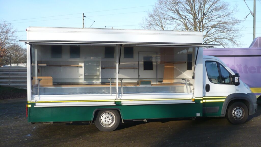 1/2 Heckseite mit fester Verglasung und Rolladen