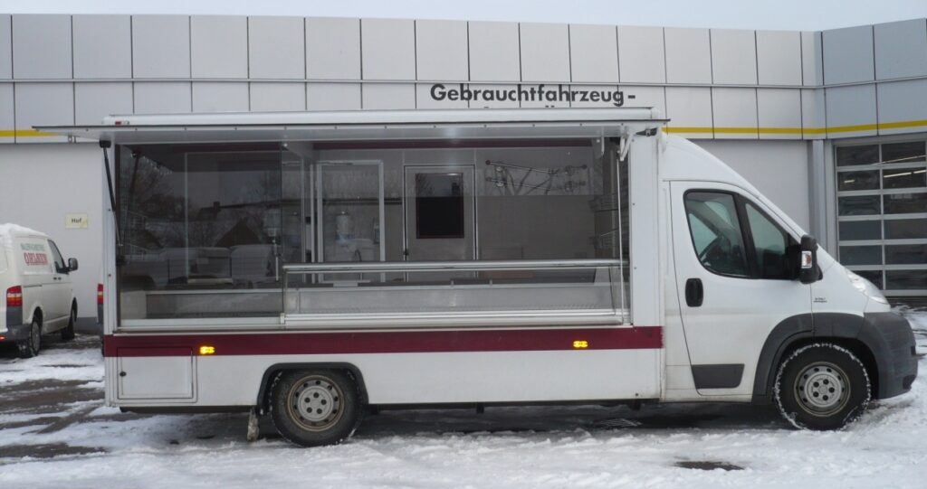 Fleisch- und Wurstwaren Verkaufsmobil mit Hackfleischabteilung, geeignet für den Tourenverkauf und für Wochenmärkte.-Sehr gepflegter Zustand.