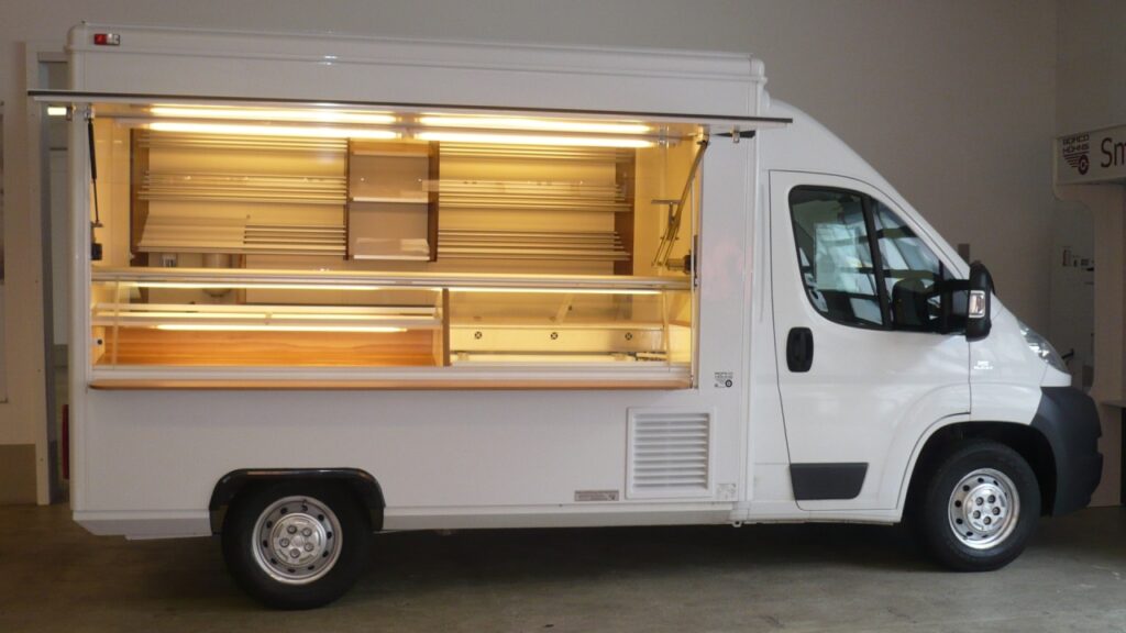 Touren-Verkaufsmobil-Bitte Standort (Österreich, Linz) beachten!