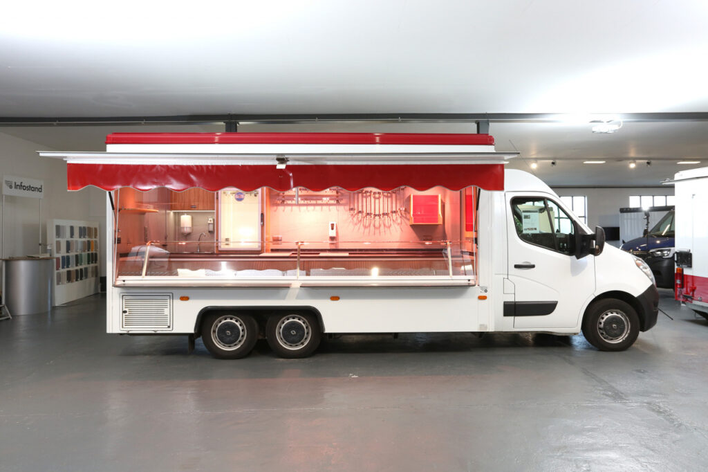 Sehr gepflegtes Verkaufsmobil  für Wochenmarkt und Verkaufstouren geeignet. Batteriepaket mit Lithium-Ionen Batterien eignet sich für den Tourenverkauf als auch für die Kühlung während der Fahrt zum Markt.