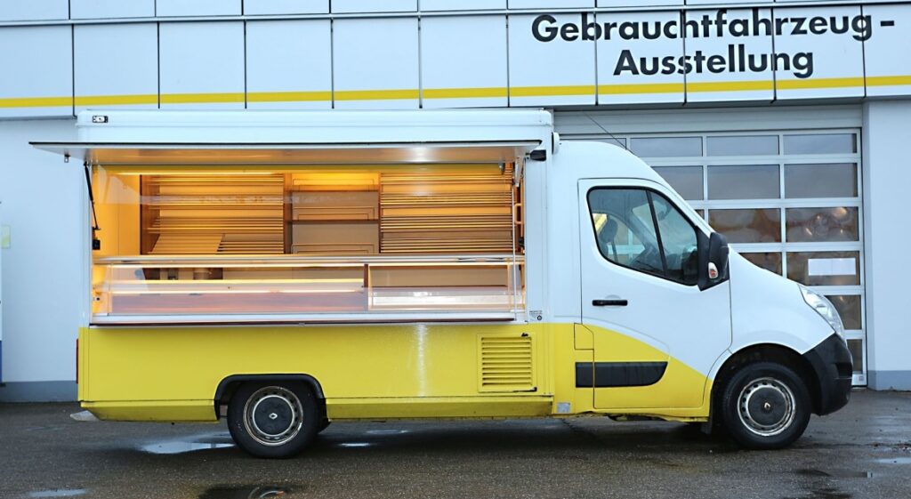 Backwaren-Verkaufsmobil Ausstattungsvariante "exclusiv" mit fester Trittstufe an Heckseite