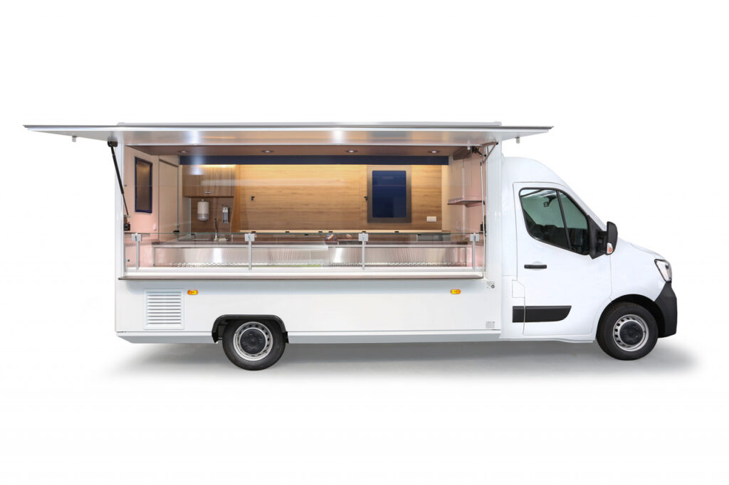 Verkaufsmobil für den ambulaten Tourenverkauf.-4,00 m Kühltheke mit stiller Kühlung und Isoliertruhe für E-Kisten.-LED Beleuchtung, Hygienepaket nach DIN, Werbetafel mit Glasschriftfeld.-Basisfahrzeug Renault Master mit 145 PS, Allwetterbereifung und Klang & Klima Paket