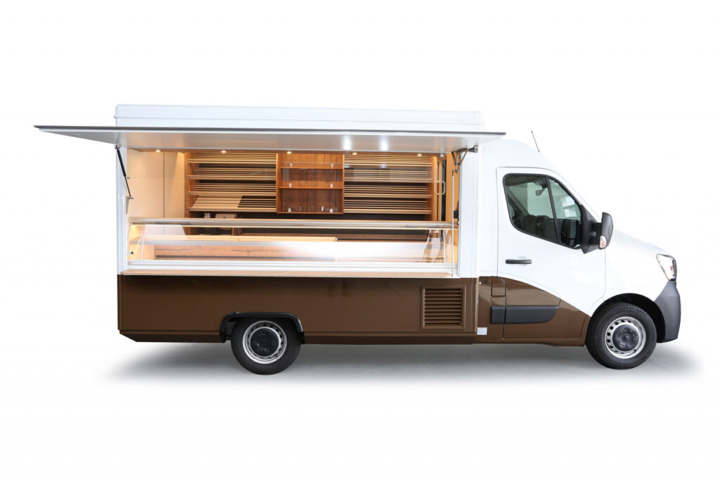 Verkaufsmobil für den ambulanten Handel- -Kühl- und Trockentheke, Arbeitsfläche für Brötchenkörbe, Backwarenregale, LI-Ionen Antriebspaket.-Renault Master mit Allwettebereifung und Radio.