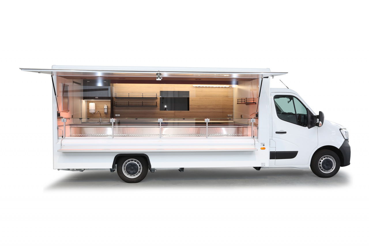 Borco Höhns Fleisch-Verkaufsmobil mit 4,50m Kühltheke und zwei Kühlfächern mit ca. 400L Fassungsvermögen.